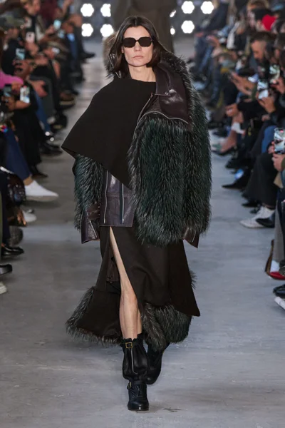 Look 9